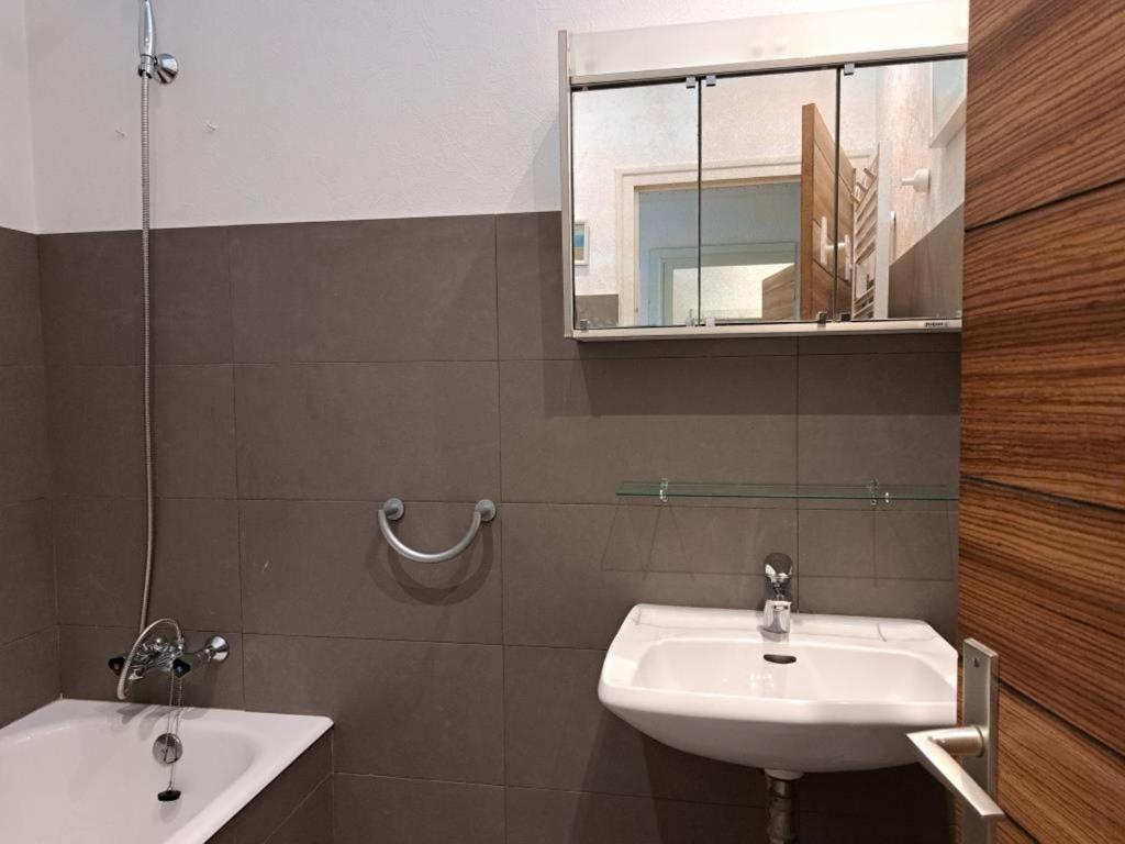 Charmante Maison 3 Chambres - 6 Personnes - Proche Plage - FR-1-323-252 - 4
