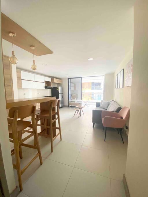 New apto in convenient location with parking - 3