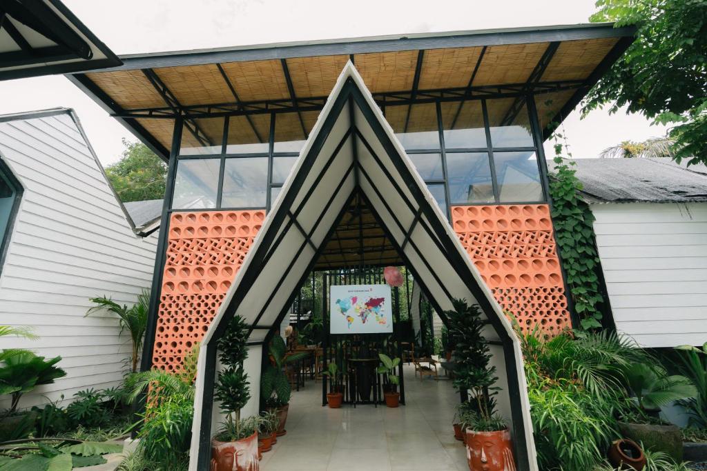 ザ ジャングル ホステル チャングー (The Jungle Hostel Canggu)