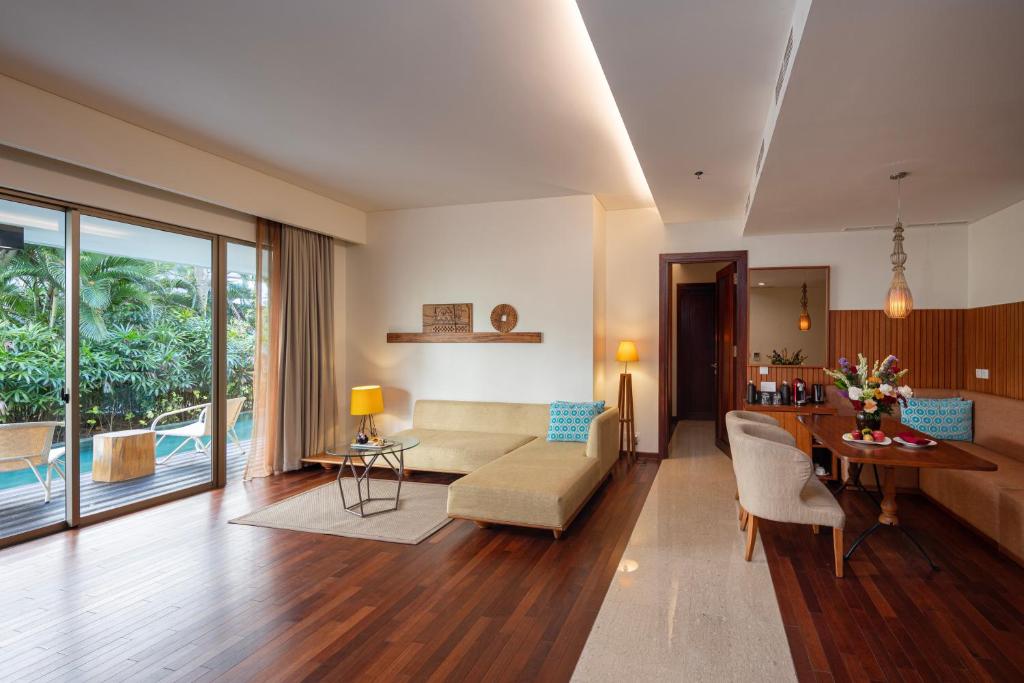 MERUSAKA 누사두아 호텔 상세 정보