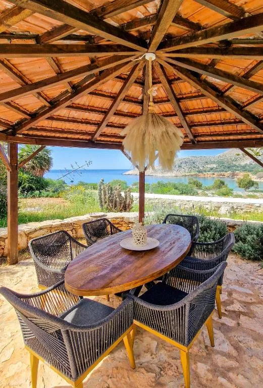 Lady Stamatias House, hotel v destinaci Halki