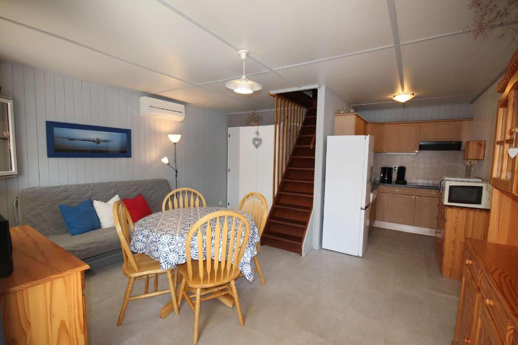 Belle villa de vacances climatisée, residence TAMARIS avec accès payant pour piscines-animations, wifi, 2 chambres, 4 à 6 couchages PORTIRAGNES PLAGE LRTAMH7 - 2