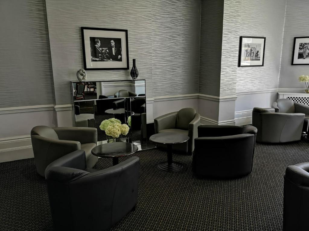 Bar/lounge, Trouville Hotel in Bournemouth