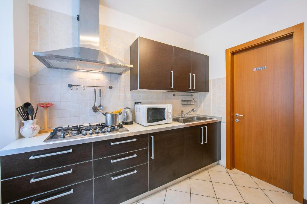 Casa Azzurra 150mt From Lake - Happy Rentals - 3