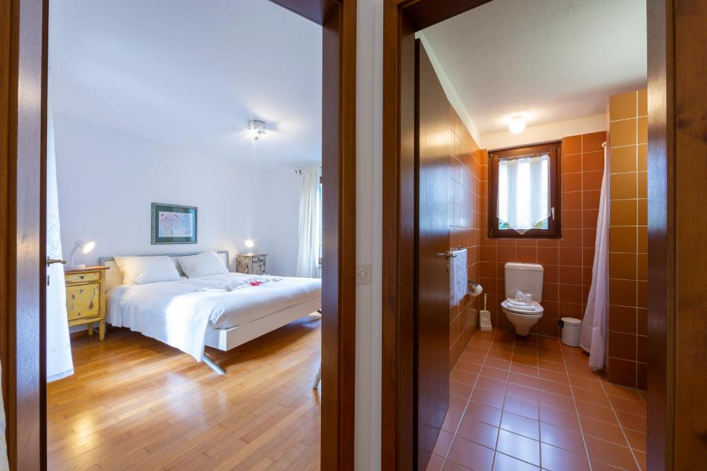 Casa Chiara Muralto with Balcony & Wi‑Fi - Happy Rentals - 5