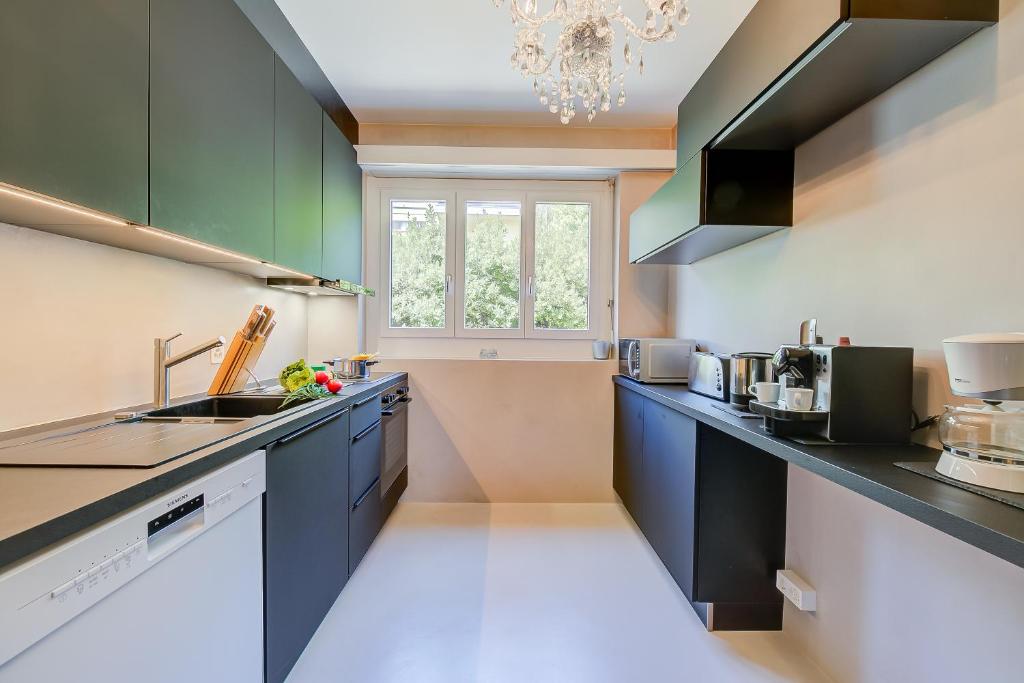 Casa Monti Belvedere with Pool + Terrace Dining - Happy Rentals - 5
