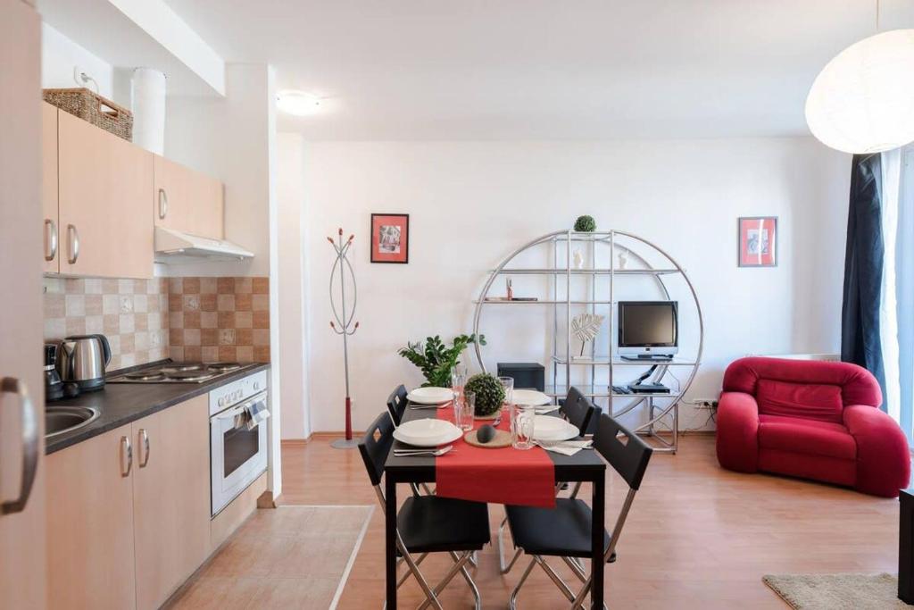 Bright and homey AC apartment near the center, Budapeszt