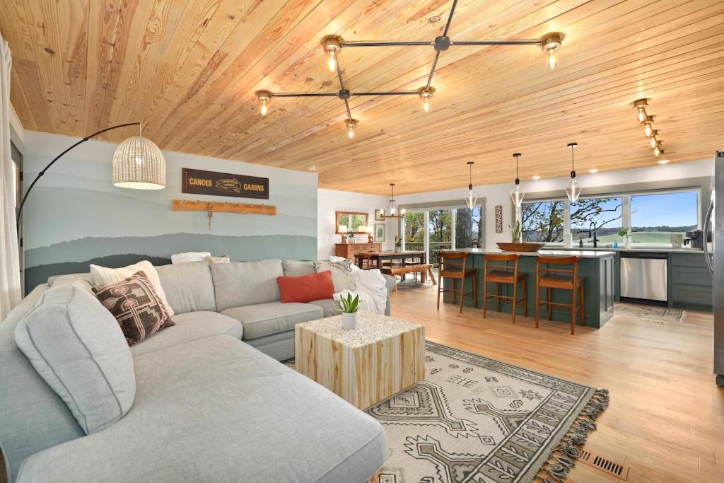 Eagles View - Panoramic Views of Beaver Lake, Springdale