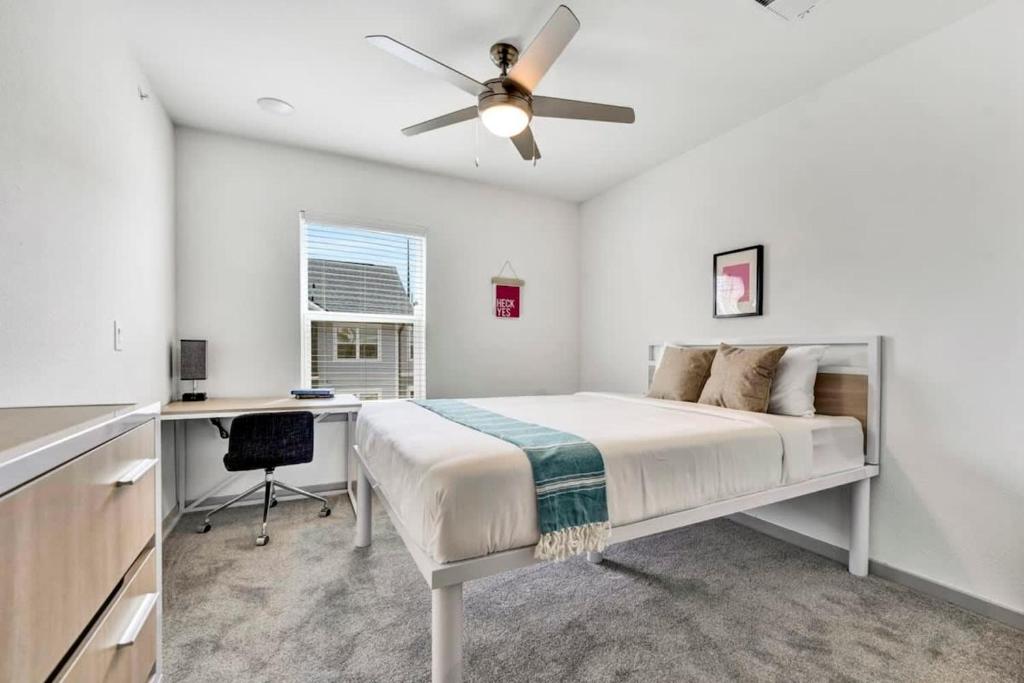 1 mi to DT on Lake Hartwell parking pool gym, Clemson