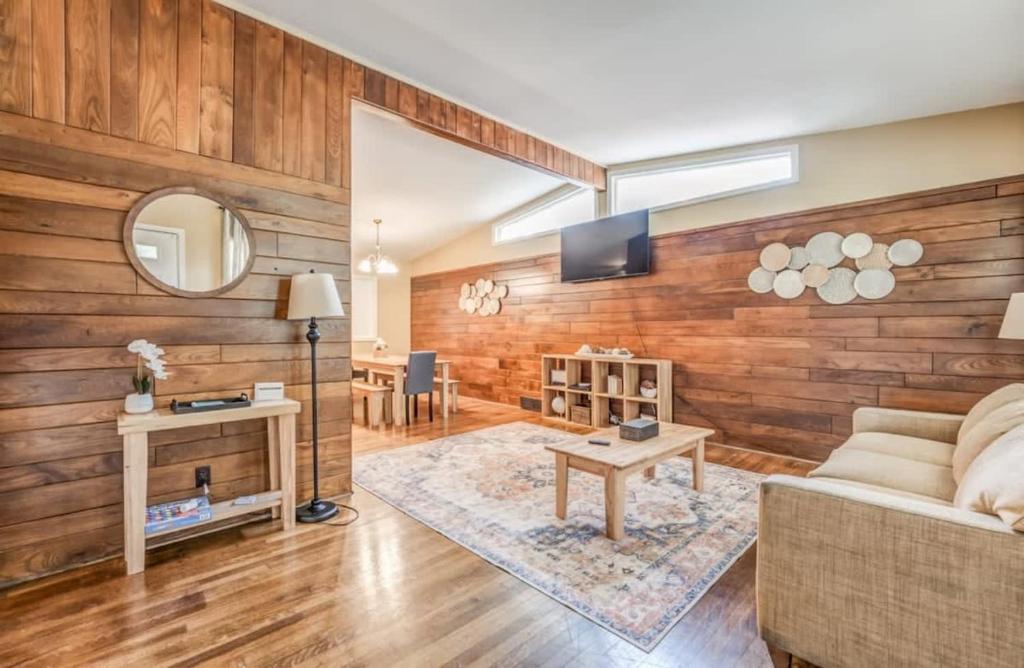 Mins to Graceland & Airport- Whitehaven Hideaway, Memphis