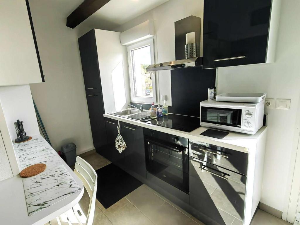 Studio mezzanine au cœur de la pinède, à 800m de la plage, 4 pers, parking privatif - FR-1-607-191 - 4