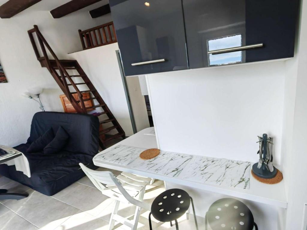 Studio mezzanine au cœur de la pinède, à 800m de la plage, 4 pers, parking privatif - FR-1-607-191 - 5