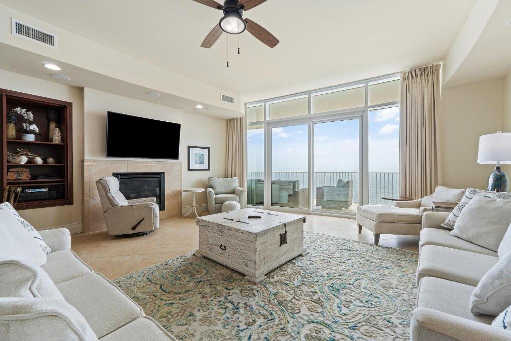 Turquoise C2206, Pensacola