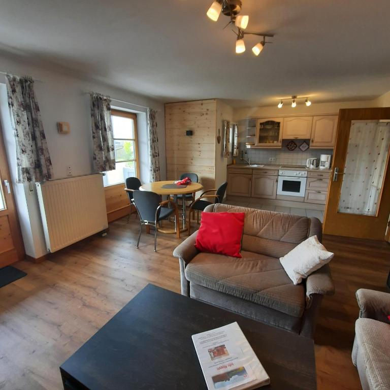 Ferienwohnung Grüner in ruhiger, zentraler Lage von Burgberg im Oberallgäu - 1