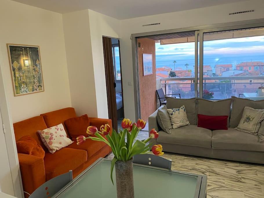 Sea View Apartment - Private Parking, Swimming Pool, Air Conditioning - 4