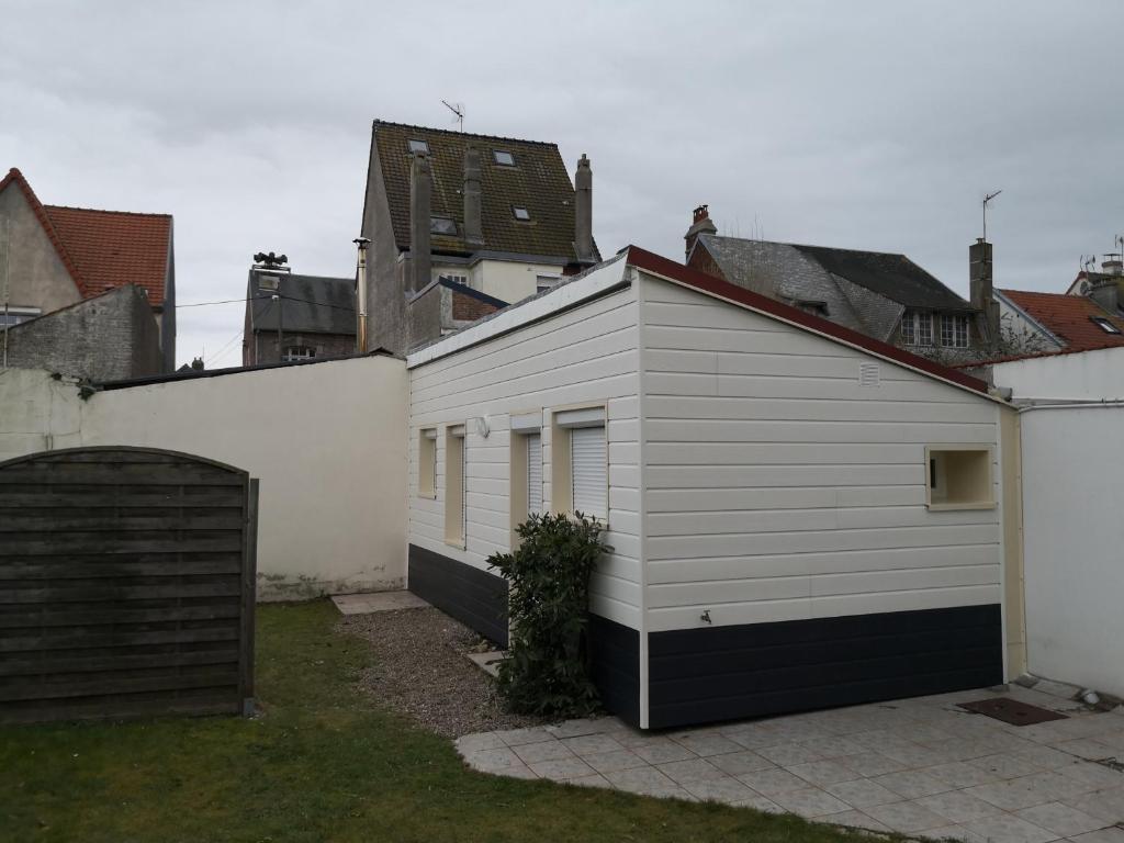 Emplacement central - 300m de la plage - studio F - 5