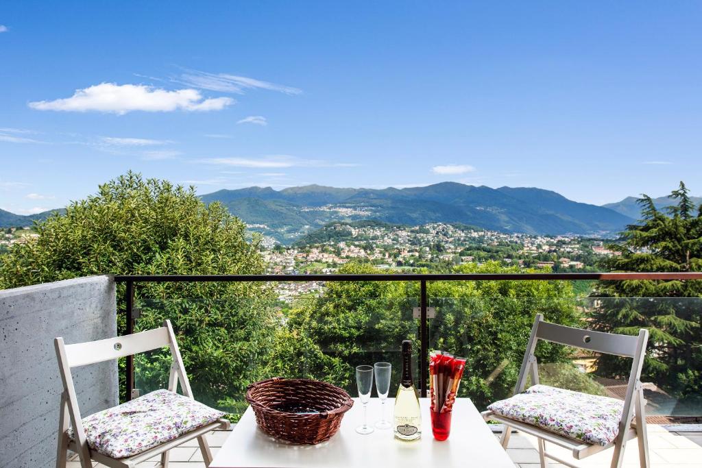 Pazzallo Panoramica with Balcony and Garage - Happy Rentals - 2
