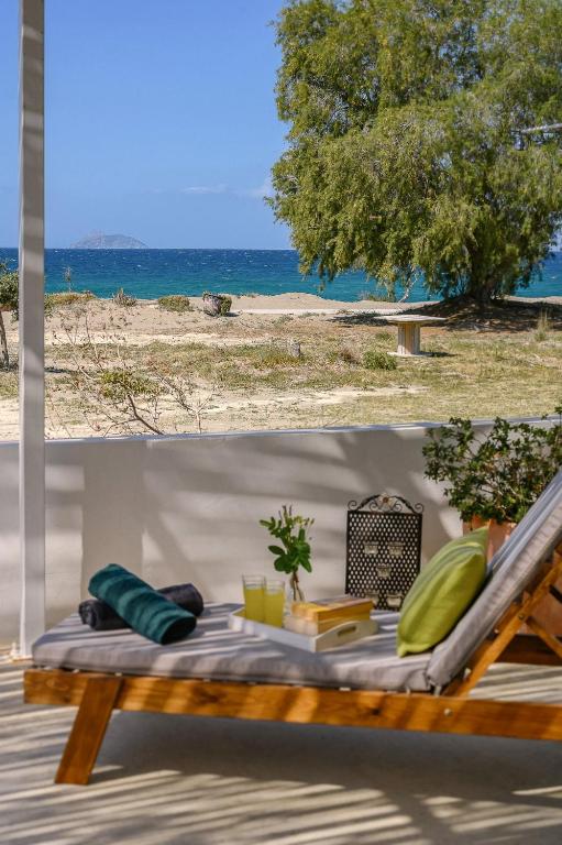 Paximadia - beach front, Kalamaki