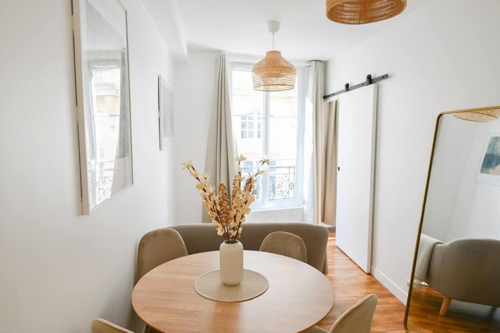 We Parisian The Marais Cozy Home - 5