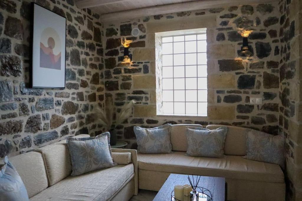 Studio Sofia, Balíon