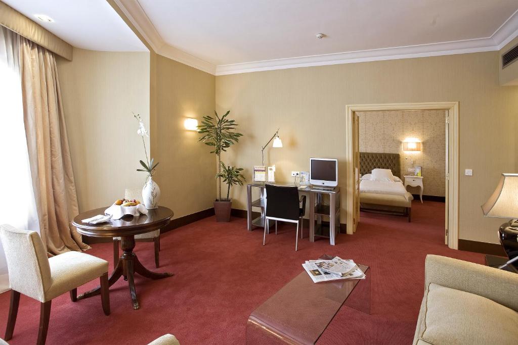 Hotel Carlton — Hotel rooms in Bilbao, Basque Country
