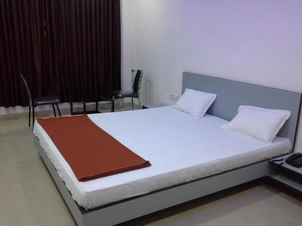 Hotel Galaxys Vaibhav photo