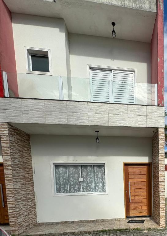 Sobrado em Cond. Fechado - 250m Praia Indaiá., Caraguatatuba