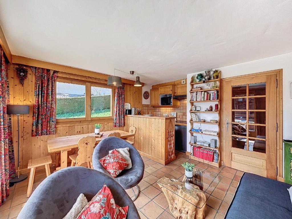 Appartement Mont Blanc : 2 chambres, terrasse, parking et équipements modernes - 2