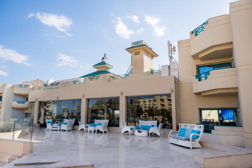 Moreno Horizon Spa and Resort — Hotel building in Hurghada, Red Sea