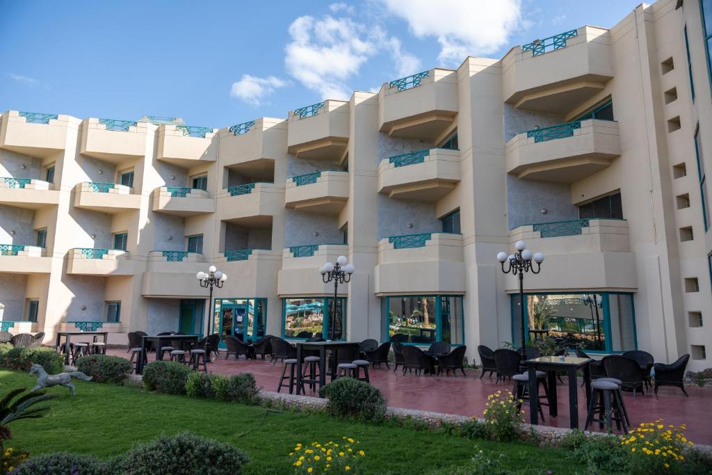 Moreno Horizon Spa and Resort — Hotel building in Hurghada, Red Sea