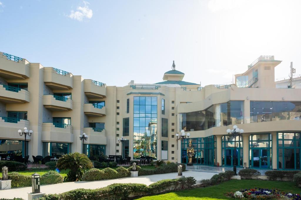 Moreno Horizon Spa and Resort — Hotel building in Hurghada, Red Sea