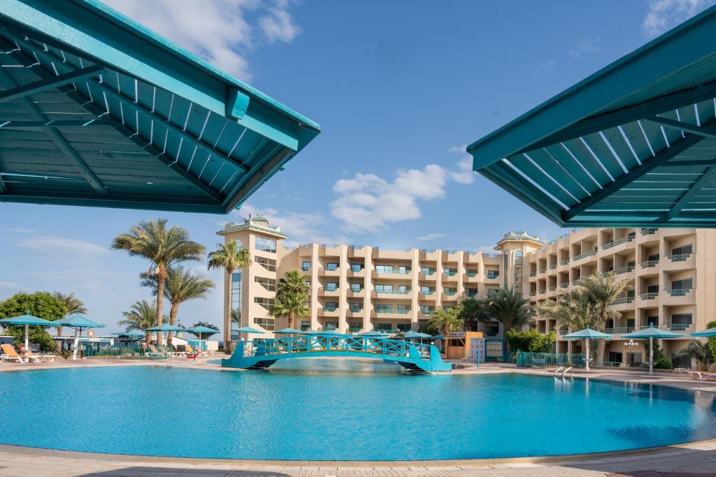 Moreno Horizon Spa and Resort — Swimming pool in Hurghada, Red Sea