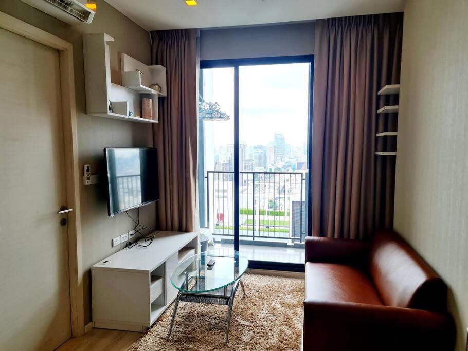 Quinn Condo Ratchada 17, Ban Na Song