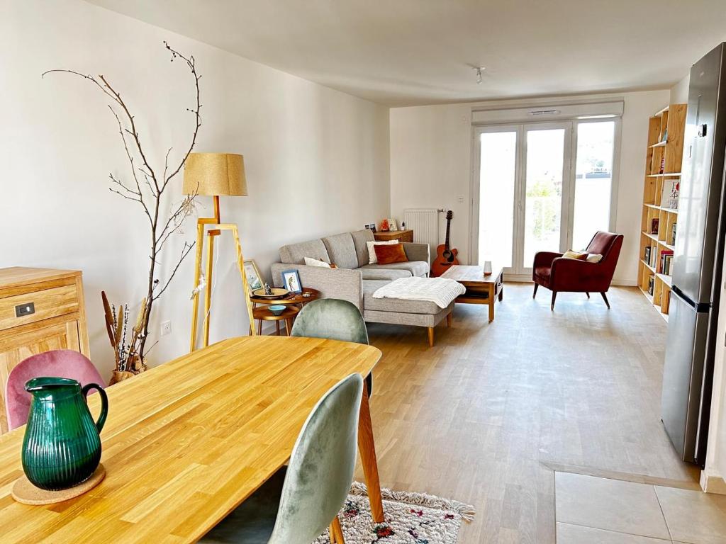 Barba Artful Flat, cosy flat 10 minutes from Paris, Romainville