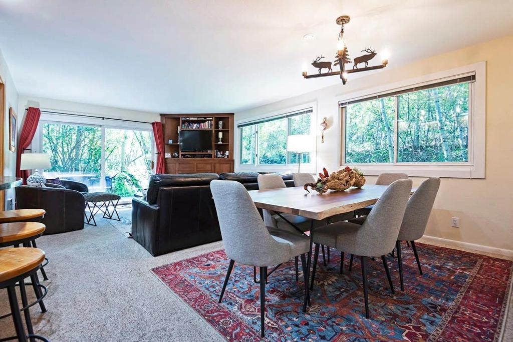 Ski in out 2 BDR Condo in the Heart of the Action, Park City