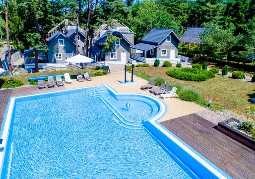 APARTAMENTY przy plaży z basenem z podgrzewaną wodą i mini SPA - Ośrodek Kolonijno-Wczasowy Mewa，位于尼彻兹的酒店