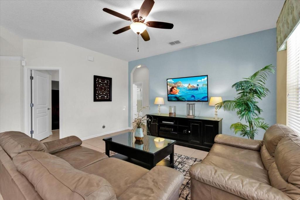 Velvet Escape, Orlando