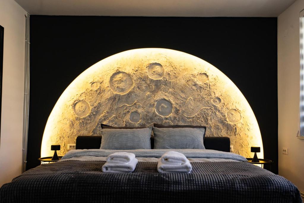 Moonlight Studio, Pristina