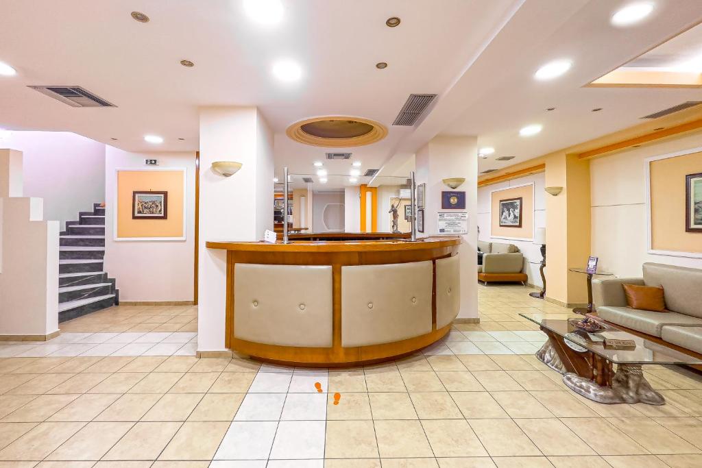 Lobby, Faros 2 Hotel in Athens