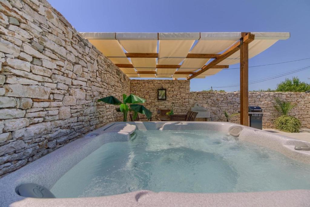 Ferienhaus mit Privatpool für 4 Personen ca 60 qm in Šišan, Istrien Südküste von Istrien, Šišan