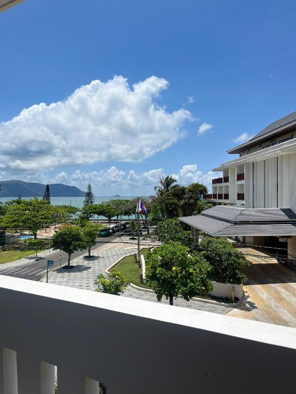 コン ダオ タン ソン ニャット ホテル (Con Dao Tan Son Nhat Hotel) 周辺案内