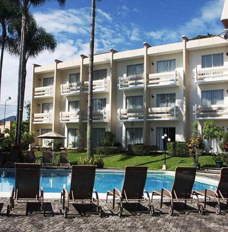 3. Hotel Vi..