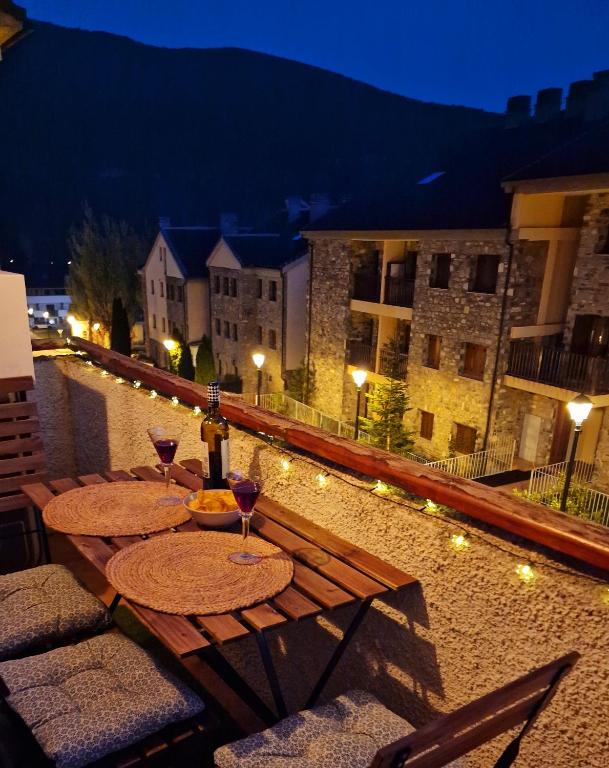 ESQUÍ PIRINEO ARAGONÉS APARTAMENTO EL JUNCARAL Wifi - 1
