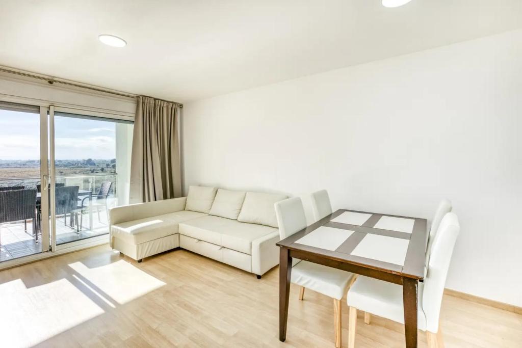 Apartament amb piscina i zona enjardinada - 2