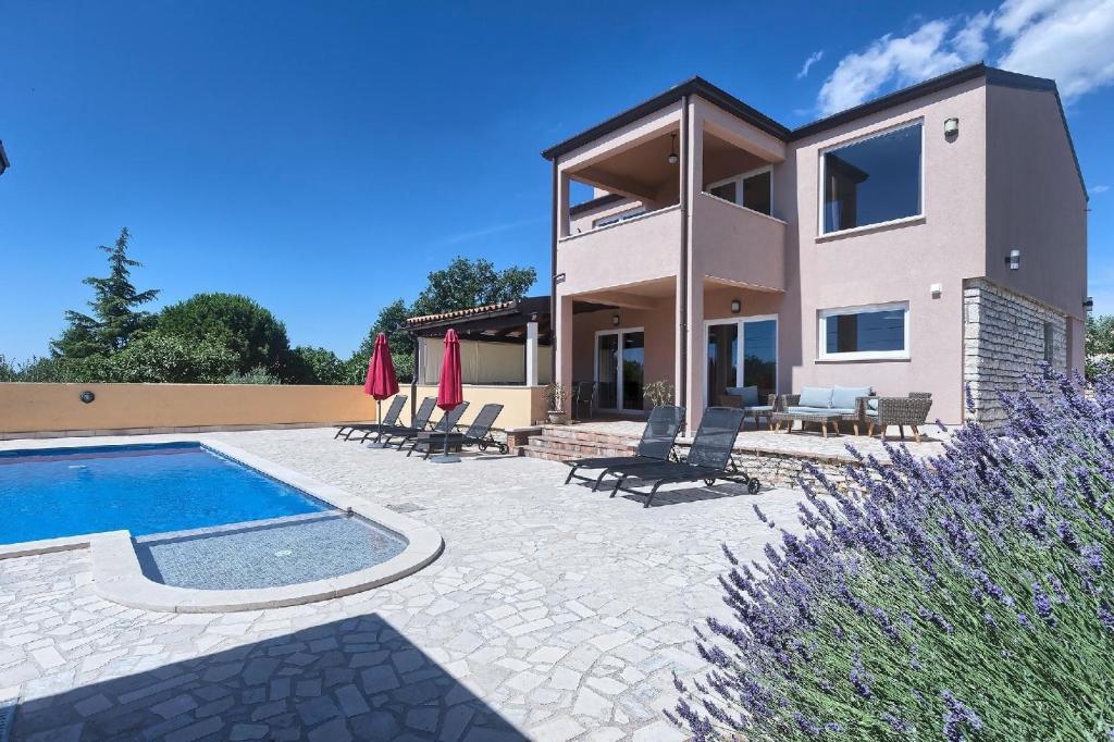 Ferienhaus mit Privatpool für 8 Personen ca 157 qm in Peruski, Istrien Bucht von Raša, Peruški