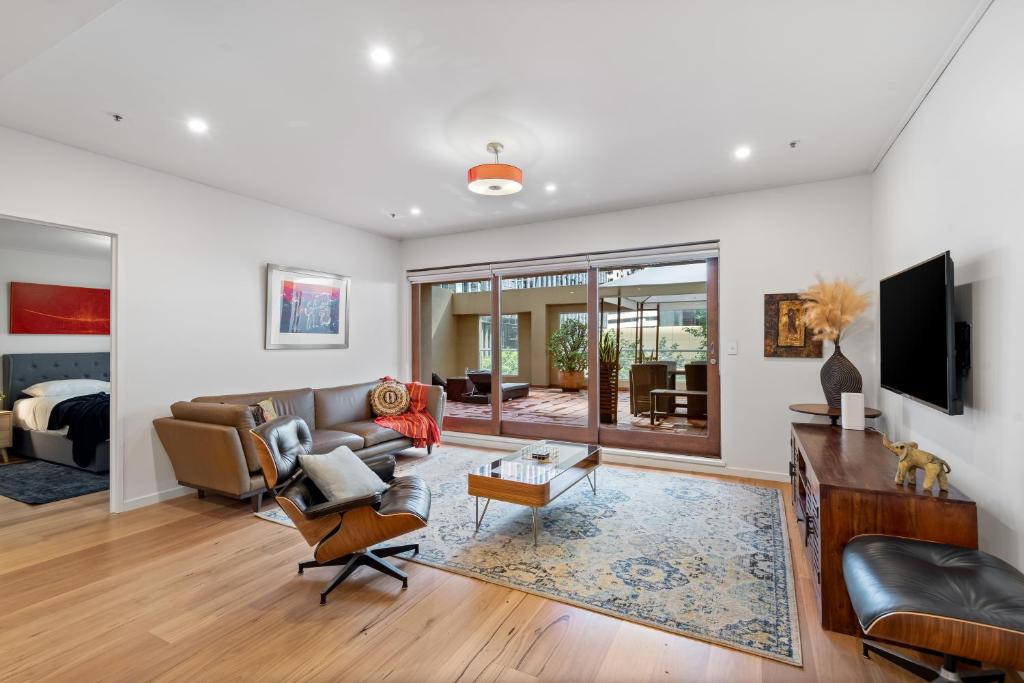 Complete Host Armytage Apartments, Melbourne