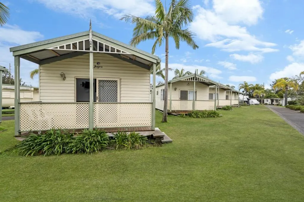 Teralba Lakeside Caravan Park，位于Teralba的酒店