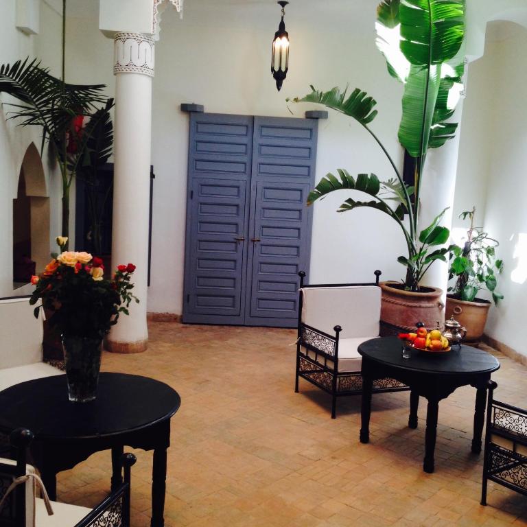Riad Linda photo