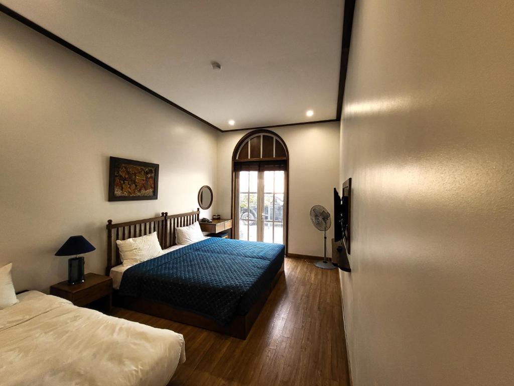Lavian Hotel