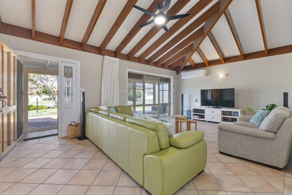 Occy's at Fingal Bay, Fingal Bay